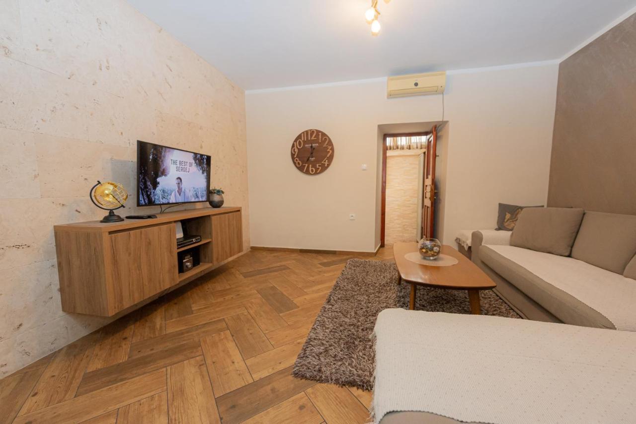 Appartement Sea Front 171 à Kotor Extérieur photo